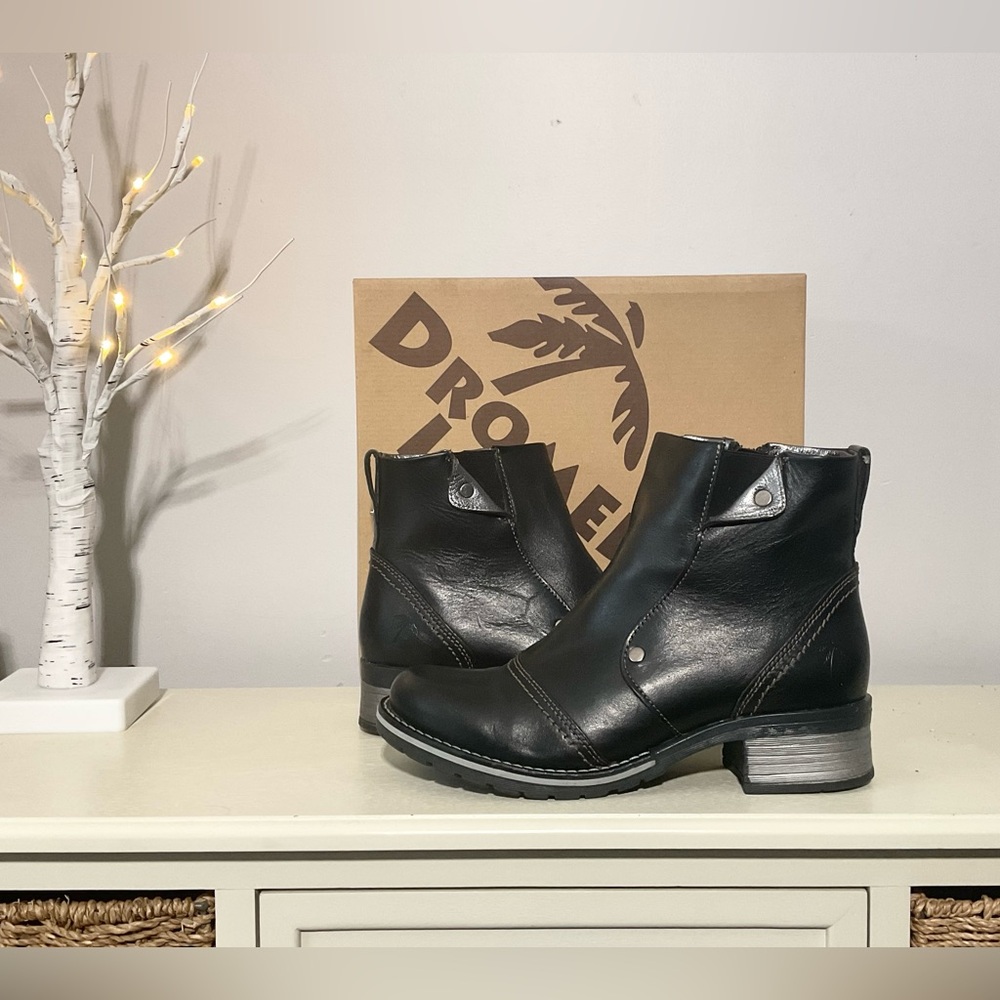 Dromedaris Karissa Leather Ankle Boots.